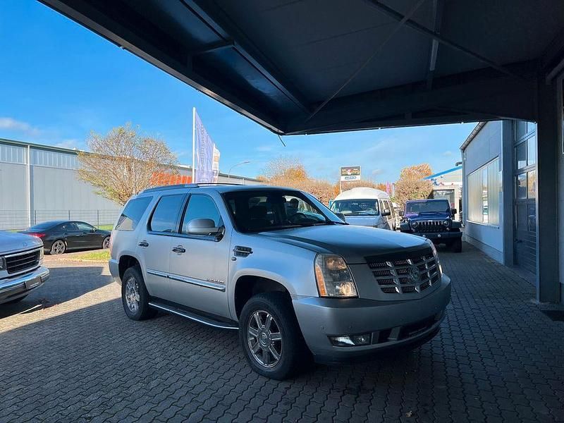 Gebraucht Cadillac Escalade 409 PS (300 kW) 2010 Silber SUV