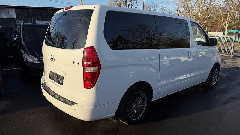Gebraucht Hyundai H-1 170 PS (125 kW) 2013 Weiß Van / Kleinbus