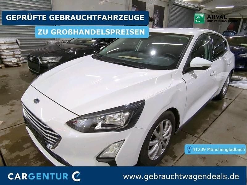 Gebraucht Ford Focus Cool & Connect 120 PS (88 kW) 2020 Frozen white Limousine