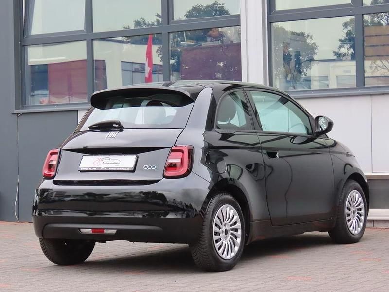 Gebraucht Fiat 500e 86 kW (118 PS) 2023 Schwarz Limousine