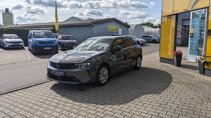 Używany Opel Astra Elegance 131 KM (96 kW) 2023 Szary Sedan/Limuzyna