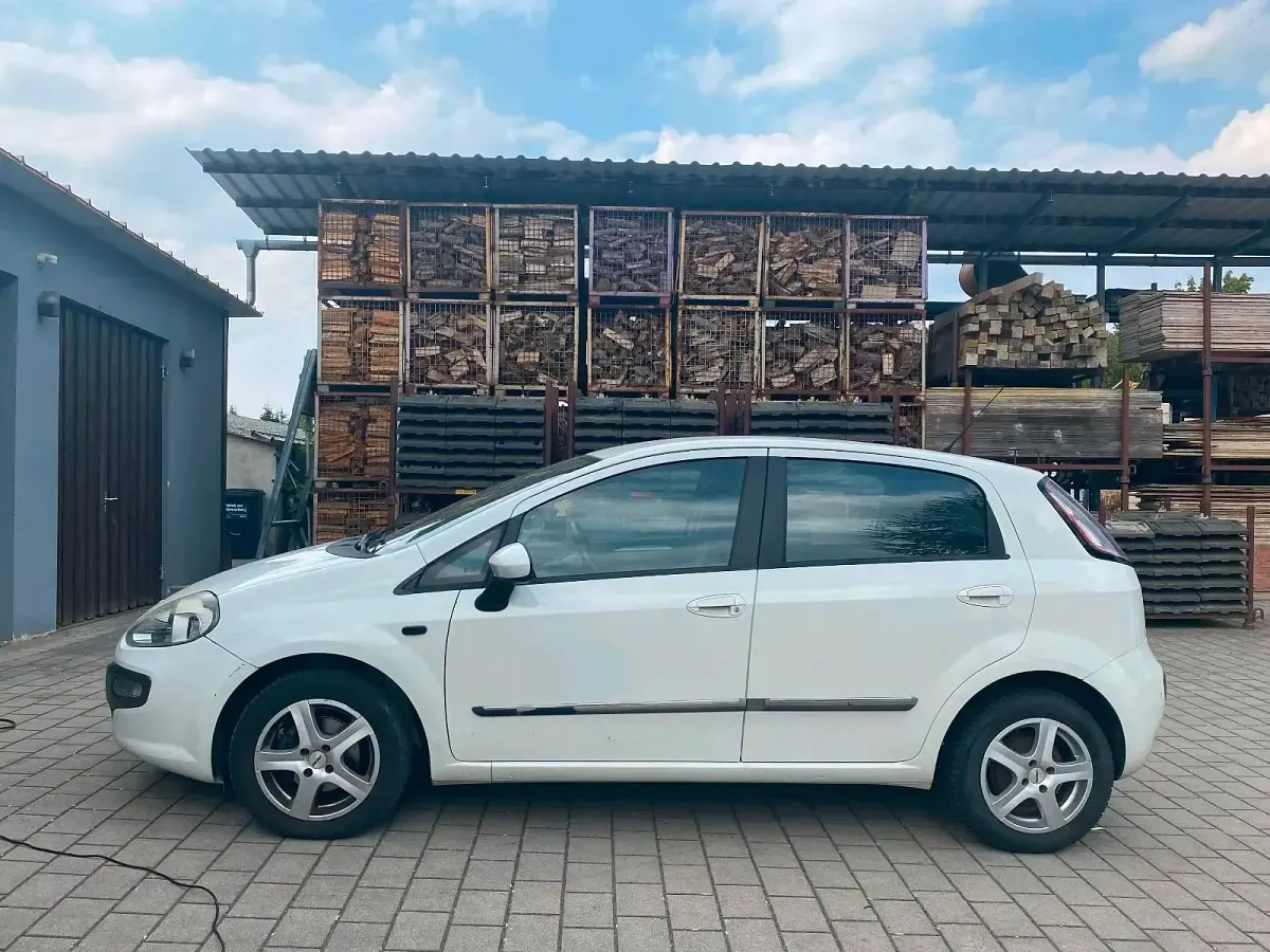Gebraucht Fiat Punto Evo Dynamic 77 PS (56 kW) 2011 Weiß Kleinwagen