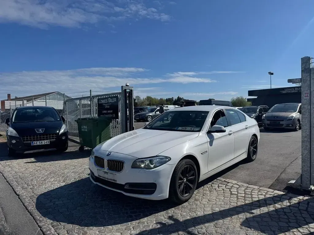 Używany BMW 520 190 KM (139 kW) 2015 Biały Sedan/Limuzyna