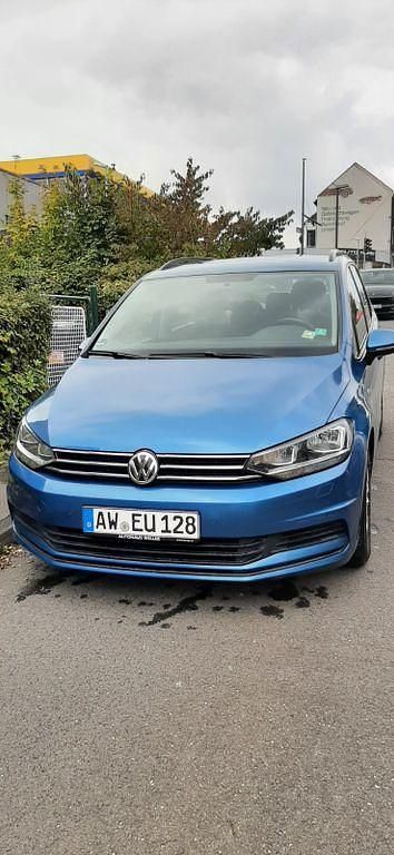 Blau Gebraucht 2019 VW Touran Comfortline Van / Kleinbus | 11.900 € (Superpreis) - Bild 1/4