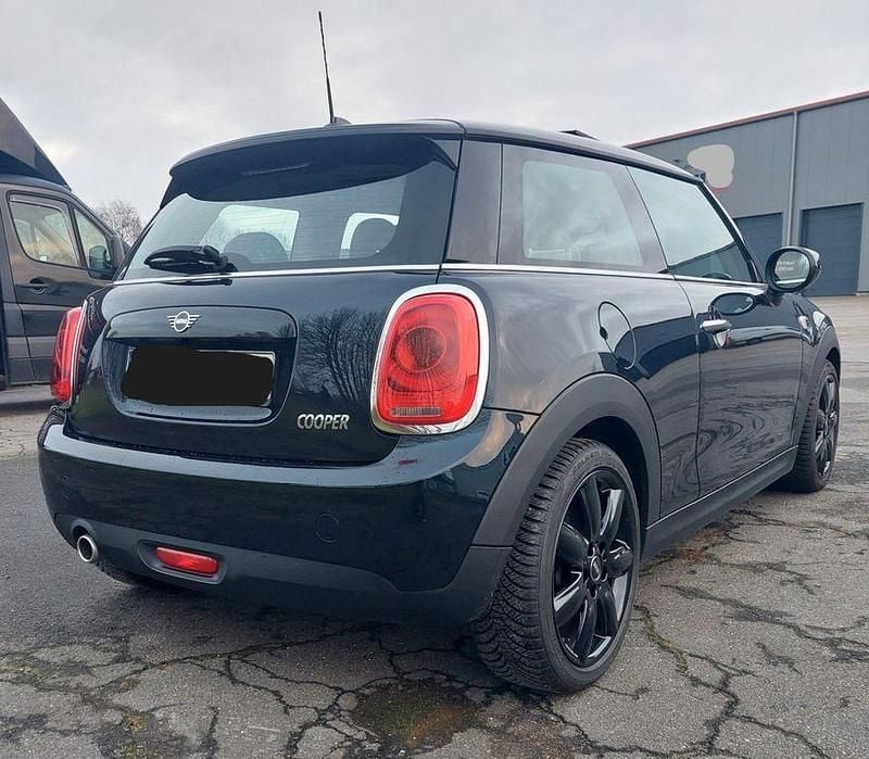 Gebraucht Mini Cooper 136 PS (100 kW) 2020 Schwarz Kleinwagen