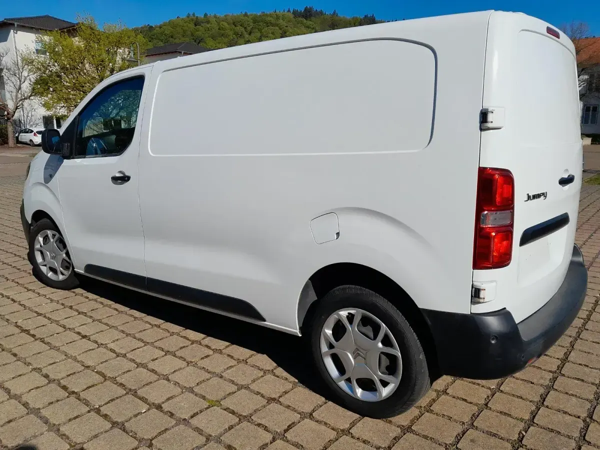Gebraucht Citroën Jumpy 122 PS (89 kW) 2020 Weiß Van / Kleinbus