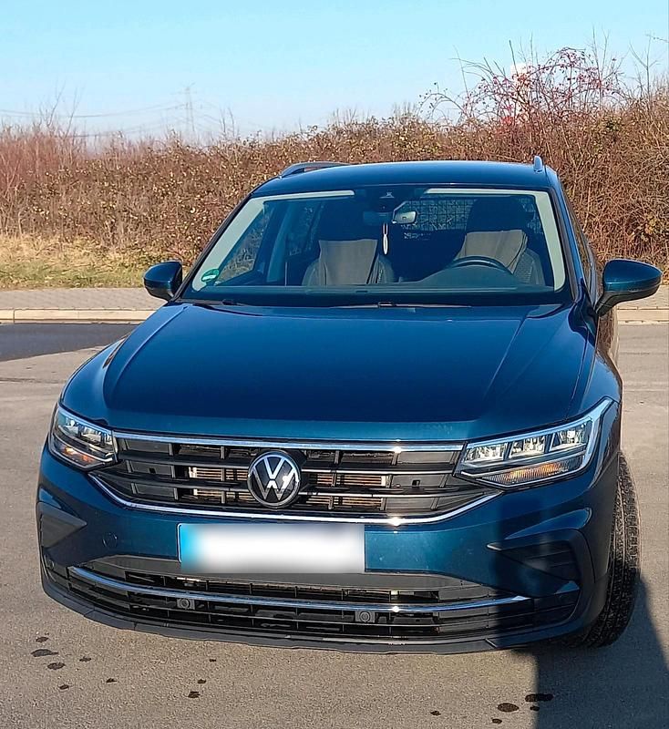 Gebraucht VW Tiguan Active 150 PS (110 kW) 2022 Blau SUV