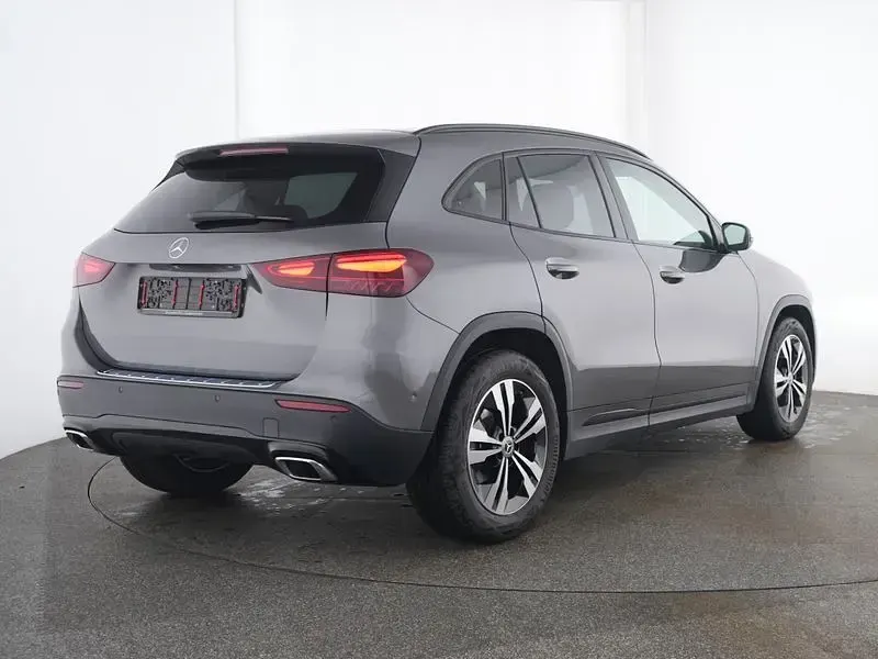 Gebraucht Mercedes GLA220 Progressive 190 PS (139 kW) 2025 Grau SUV