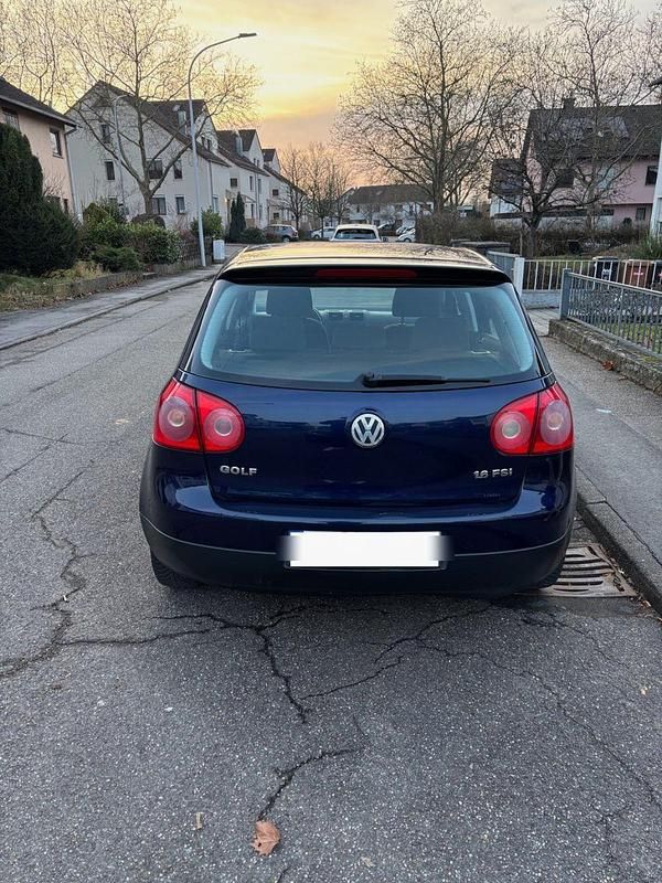 Gebraucht VW Golf Comfortline 116 PS (85 kW) 2005 Blau Limousine