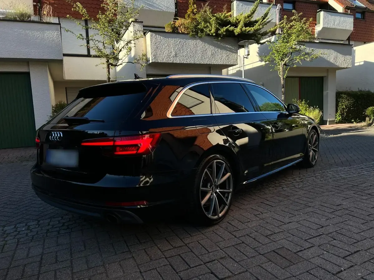 Gebraucht Audi A4 Sport 190 PS (139 kW) 2015 Schwarz Kombi