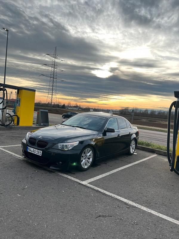 Schwarz Gebraucht 2006 BMW 525 M Sport Limousine | 7.000 € (Fairer Preis) - Bild 1/4