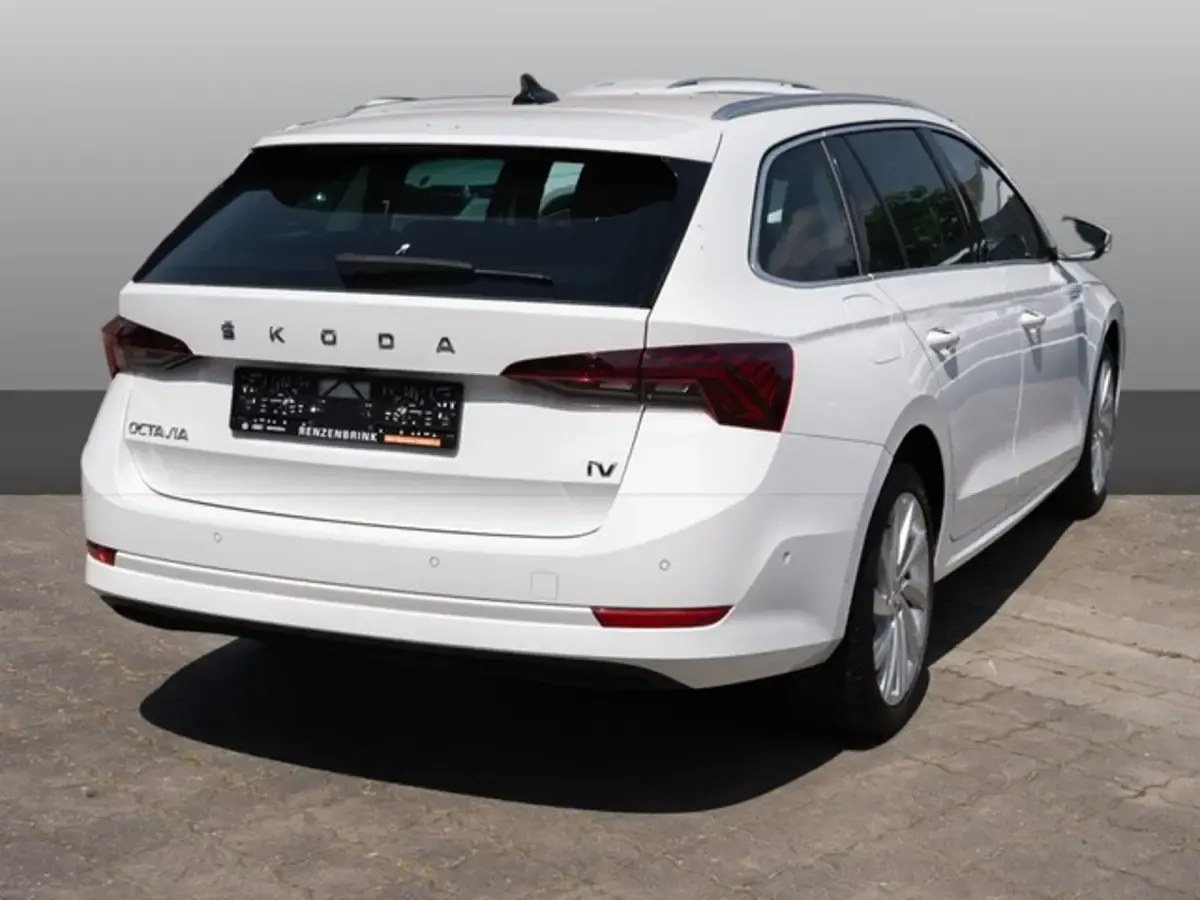 Gebraucht Skoda Octavia Style 204 PS (150 kW) 2022 Weiß Kombi