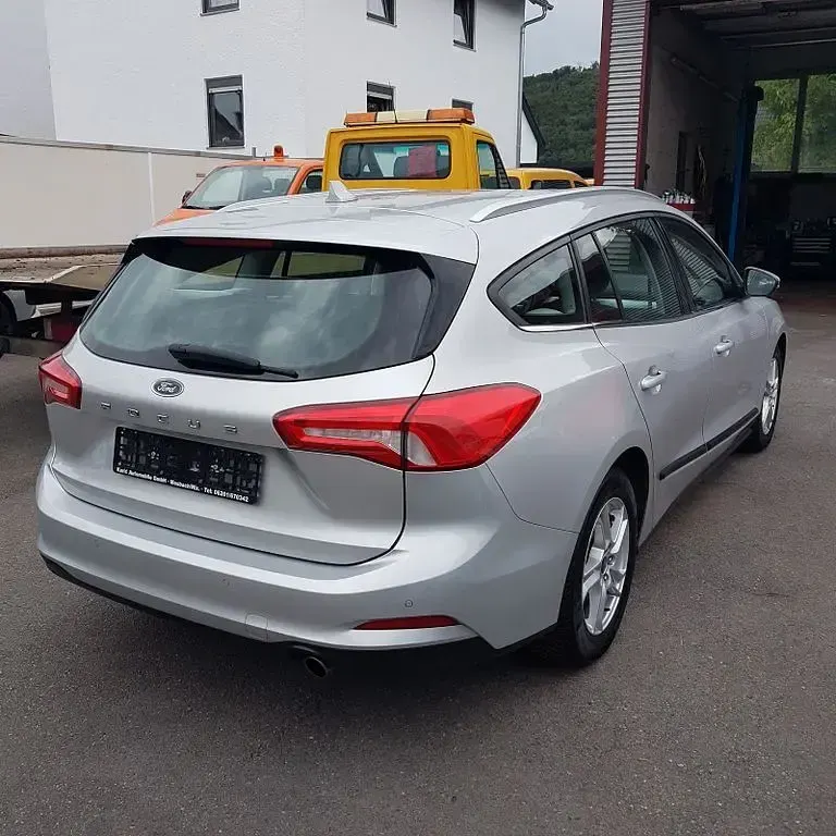 Gebraucht Ford Focus Cool & Connect 120 PS (88 kW) 2020 Silber Limousine