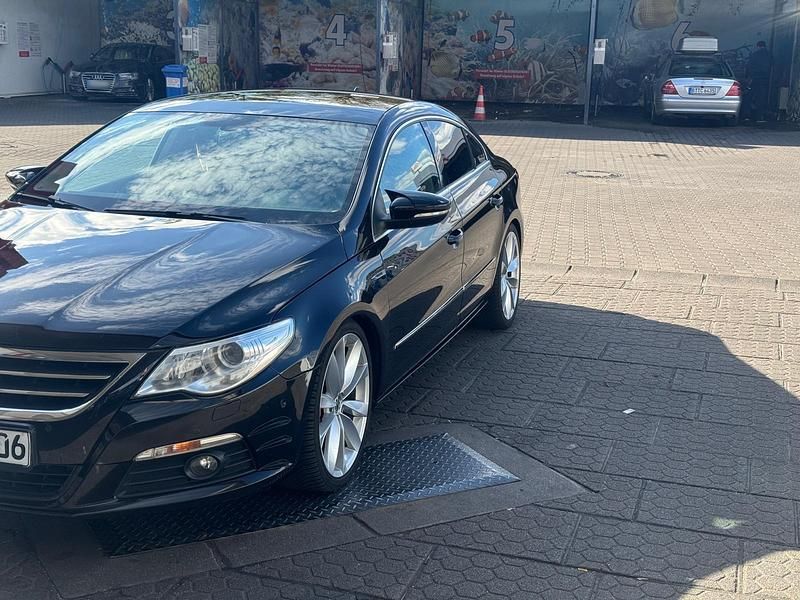 Second-hand VW Passat 300 CP (220 kW) 2011 Negru Berlinǎ