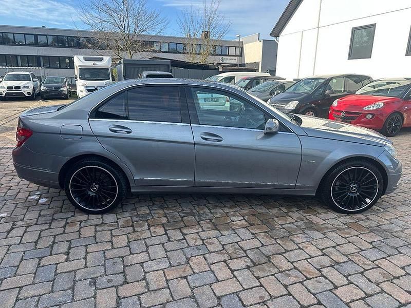 Gebraucht Mercedes C300 231 PS (169 kW) 2010 Silber Limousine