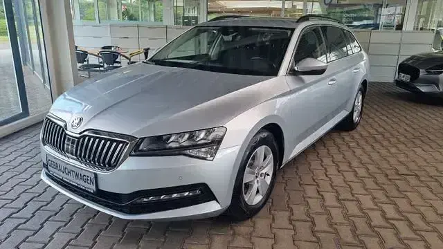 Gebraucht Skoda Superb Ambition 150 PS (110 kW) 2023 Silber Kombi