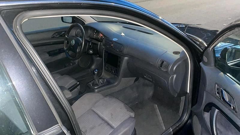 Gebraucht Skoda Superb 116 PS (85 kW) 2002 Schwarz Limousine