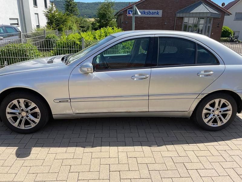 Gebraucht Mercedes C200 Elegance 163 PS (119 kW) 2001 Silber Limousine