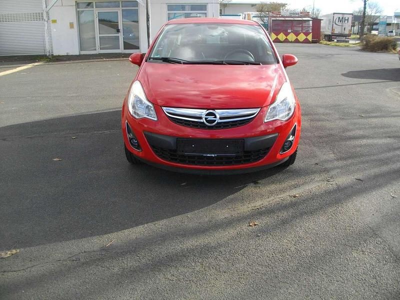 Gebraucht Opel Corsa 86 PS (63 kW) 2012 Rot Kleinwagen