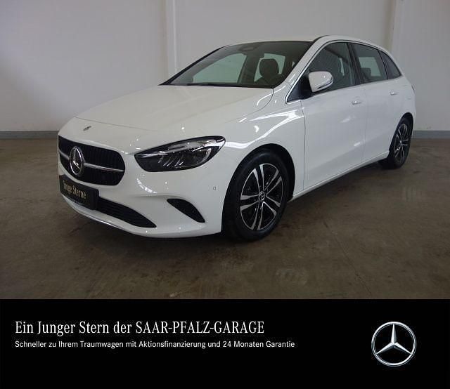 Unilack polarweiß Gebraucht 2024 Mercedes B180 Progressive Van / Kleinbus | 30.750 € (Guter Preis) - Bild 1/4