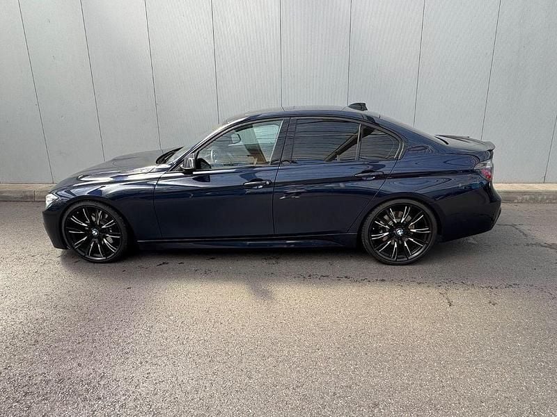 Blau Gebraucht 2013 BMW 335 Luxury Line Limousine | 20.690 € (Etwas zu teuer) - Bild 1/4