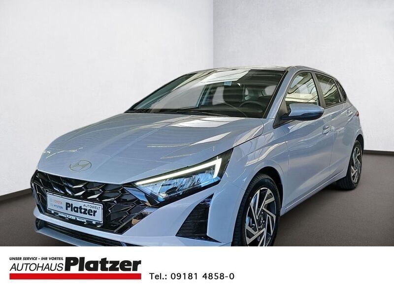 Grau Gebraucht 2024 Hyundai i20 Trend Limousine | 24.980 € (Teuer) - Bild 1/4