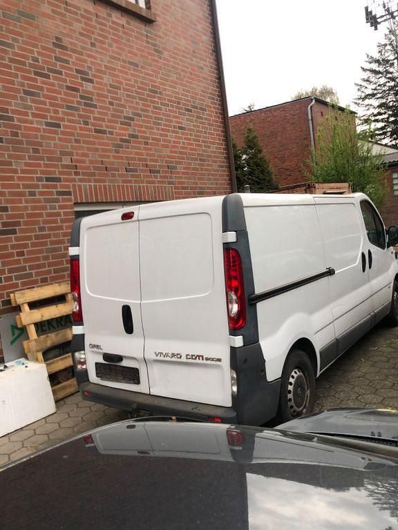 Weiß Gebraucht 2012 Opel Vivaro Van / Kleinbus | 5.350 € (Guter Preis) - Bild 1/4