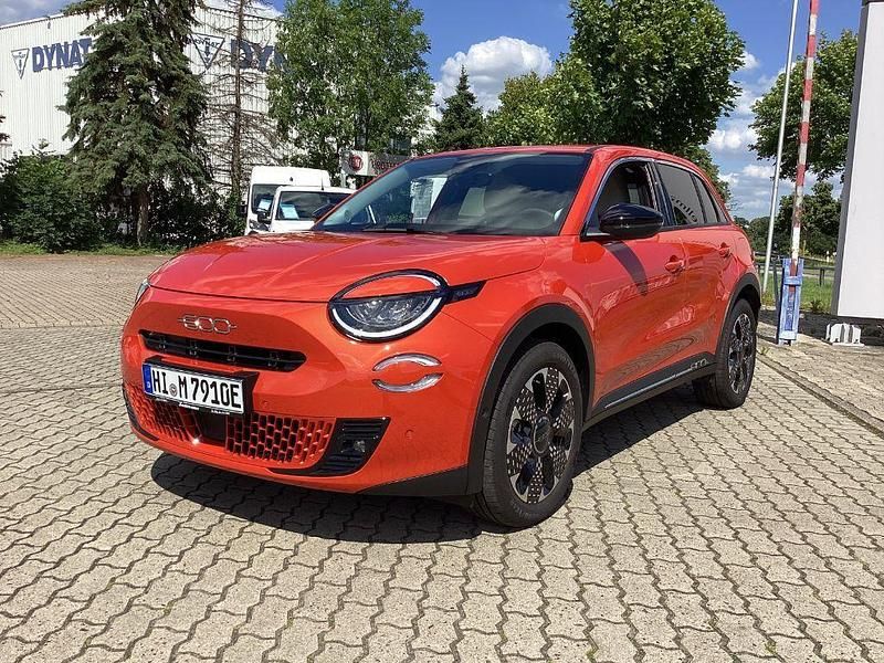 Orange Gebraucht 2023 Fiat 600E La Prima Limousine | 25.981 € (Fairer Preis) - Bild 1/4