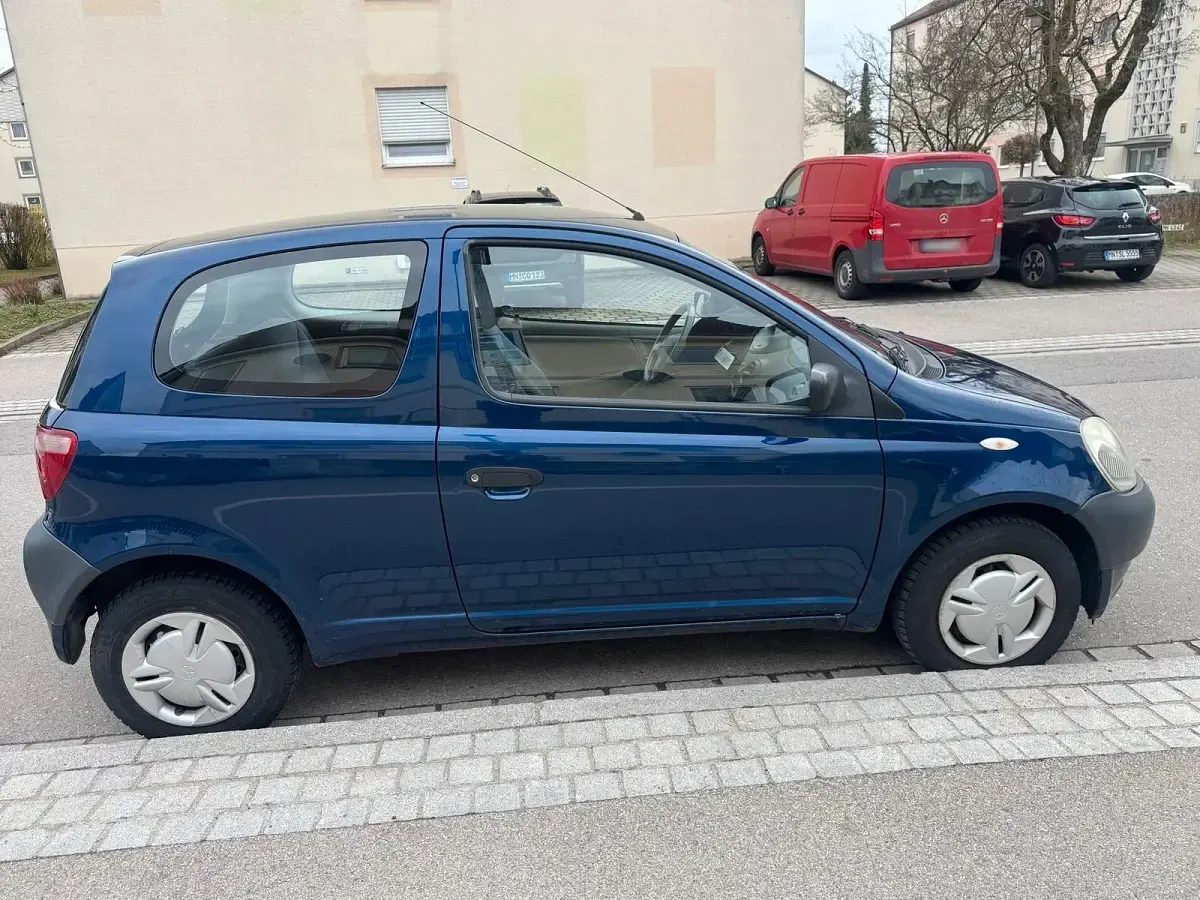 Gebraucht Toyota Yaris 65 PS (47 kW) 2002 Blau Kleinwagen