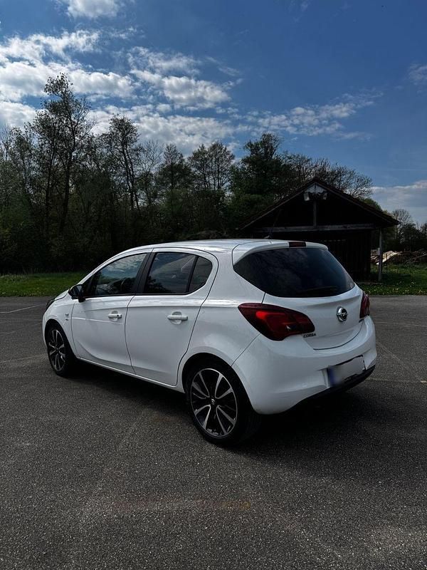 Second-hand Opel Corsa Edition 101 CP (74 kW) 2016 Alb Hatchback
