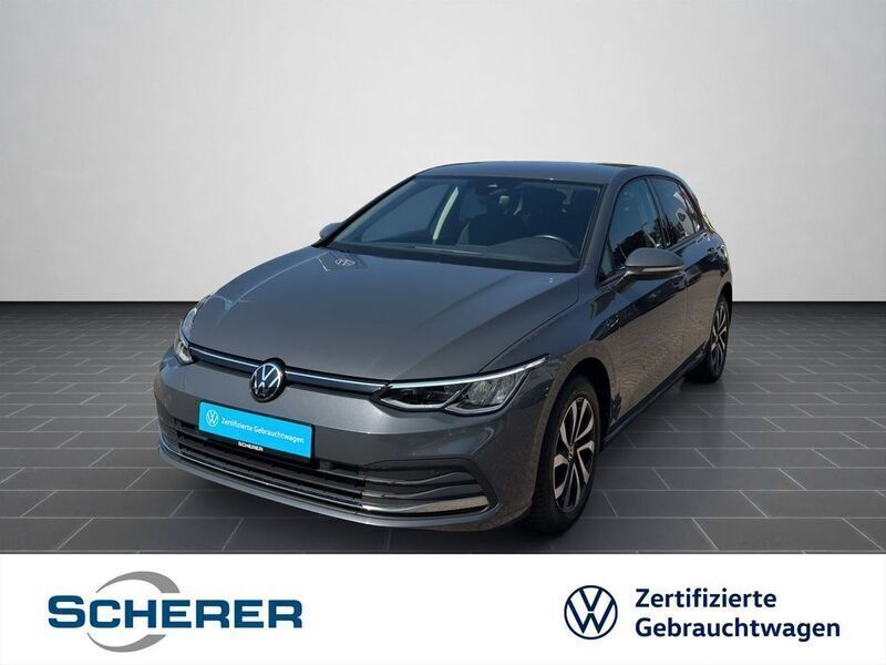 Delfingrau metallic (metallic) Gebraucht 2021 VW Golf VIII Active Limousine | 22.950 € (Fairer Preis) - Bild 1/4