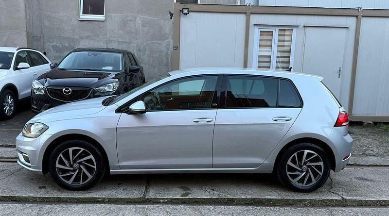 Gebraucht VW Golf VII Sound 110 PS (80 kW) 2018 Silber Limousine