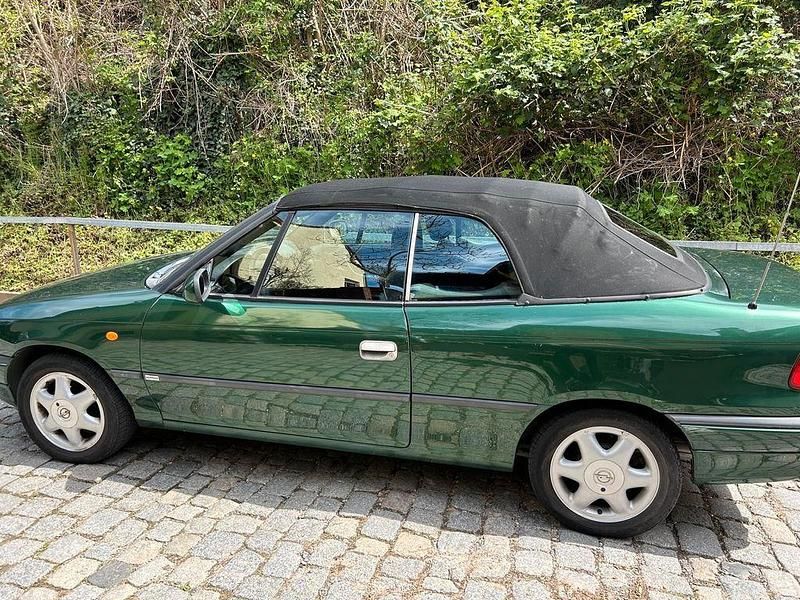 Gebraucht Opel Astra Cabriolet 75 PS (55 kW) 1999 Grün Cabrio