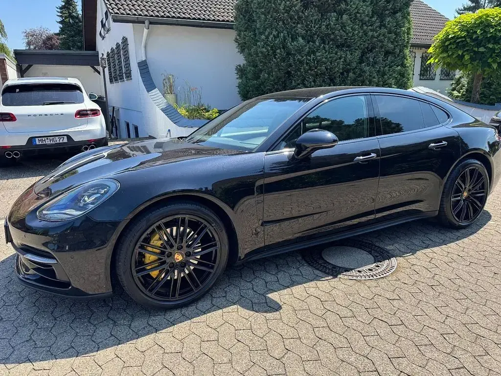 Gebraucht Porsche Panamera 4S 441 PS (324 kW) 2016 Tiefschwarzmetallic Kleinwagen