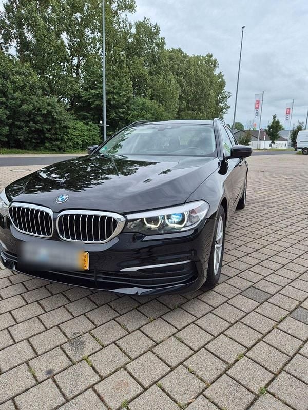 Schwarz Gebraucht 2017 BMW 520 Kombi | 14.000 € (Guter Preis) - Bild 1/4
