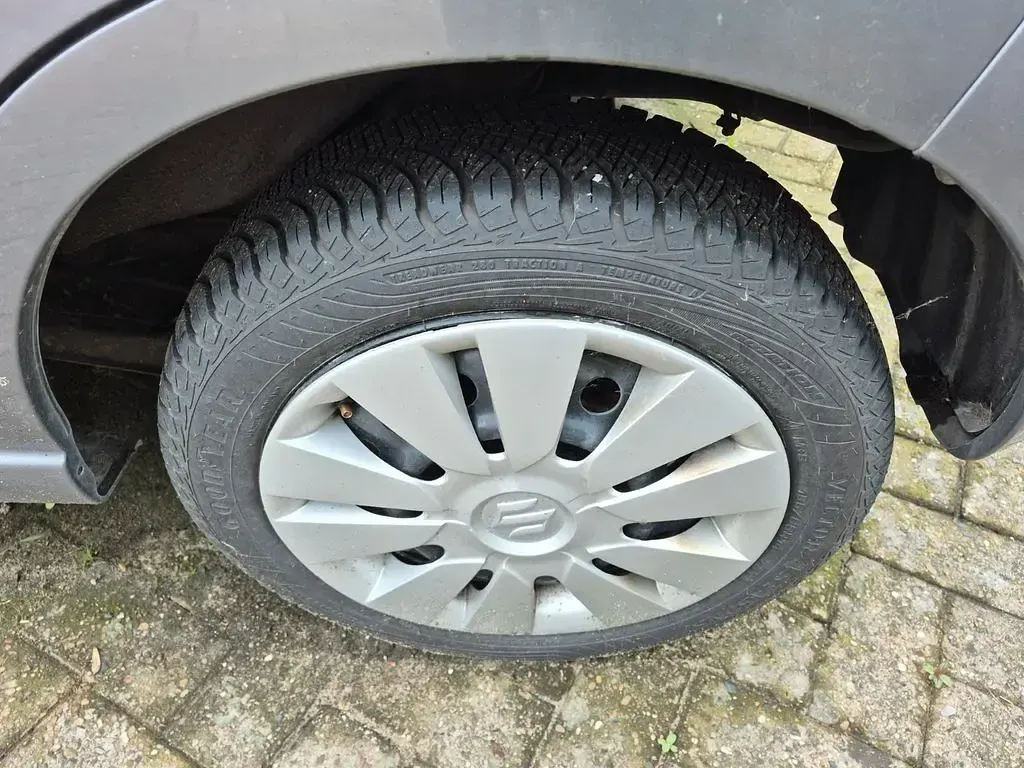 Gebraucht Suzuki Alto Basic 68 PS (50 kW) 2014 Grau Kleinwagen