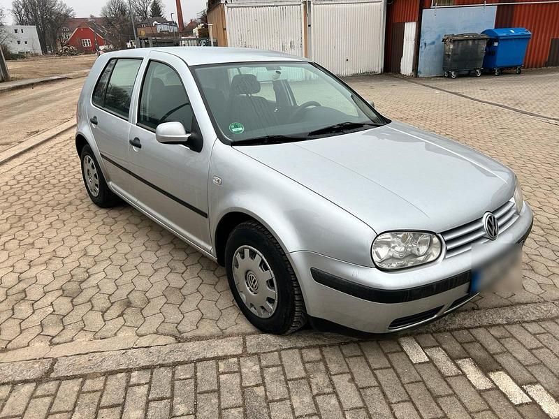 Silber Gebraucht 2001 VW Golf IV Kleinwagen | 1.900 € (Fairer Preis) - Bild 1/4