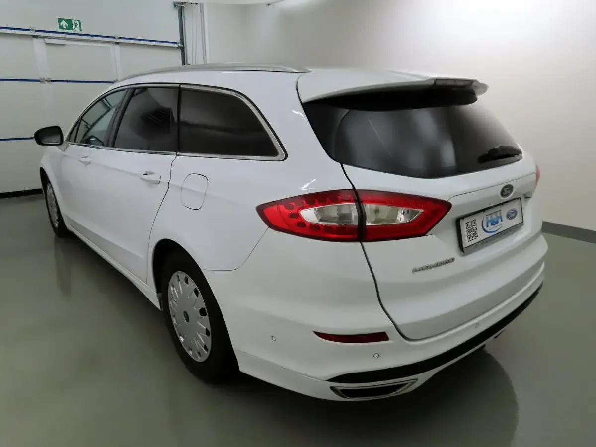 Gebraucht Ford Mondeo Titanium 179 PS (131 kW) 2015 Frostweiß Limousine