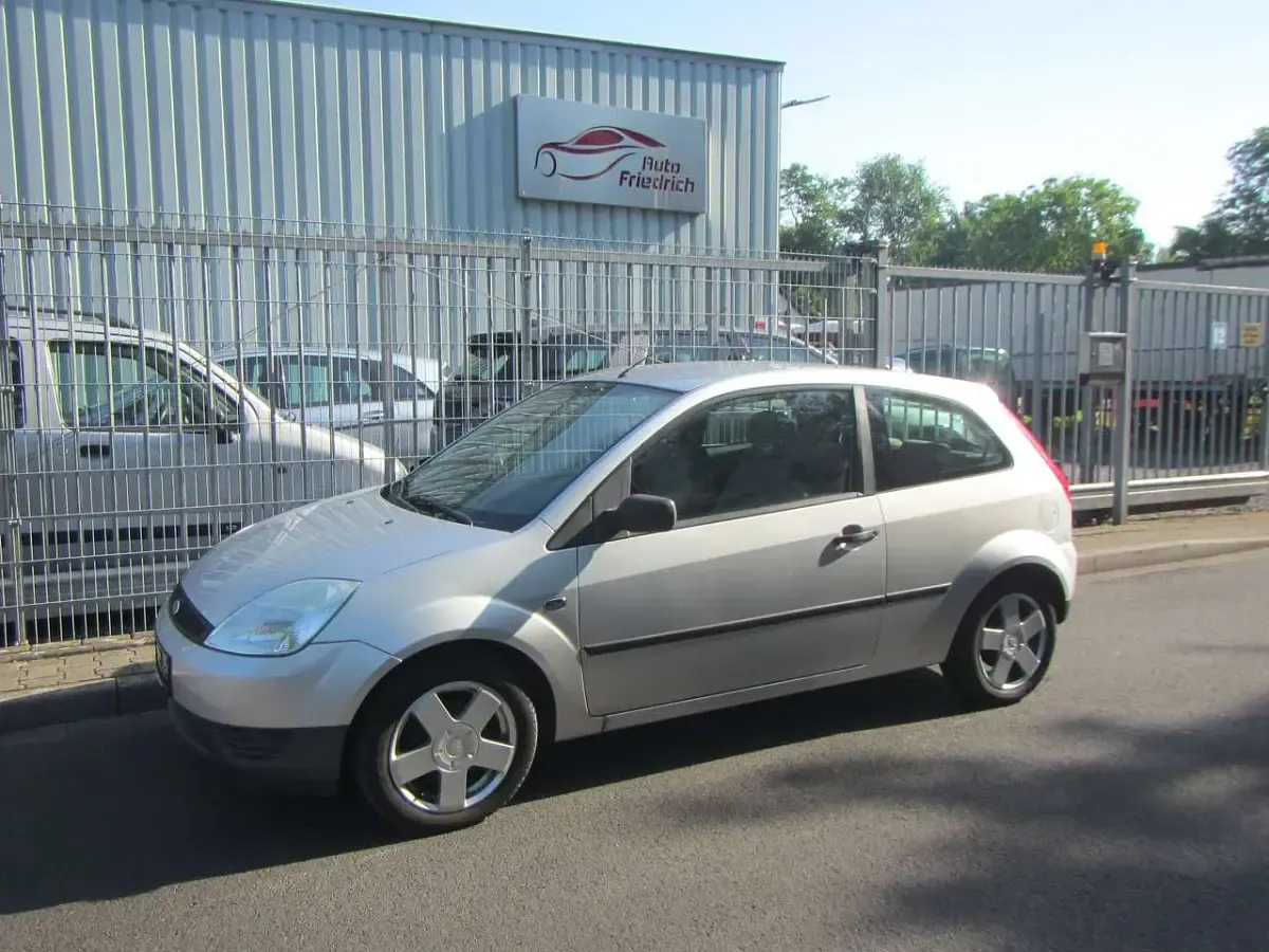 Gebraucht Ford Fiesta 69 PS (50 kW) 2003 Silber Kleinwagen