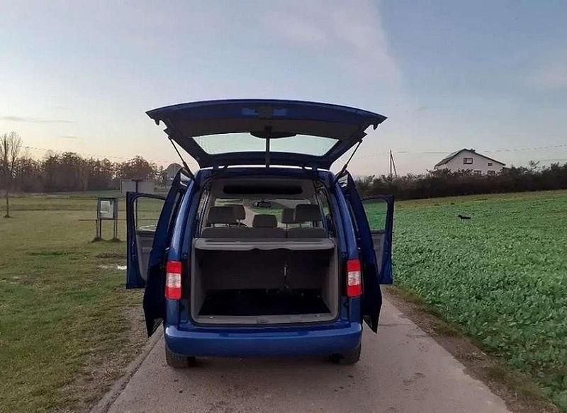 Usata VW Caddy 102 CV (75 kW) 2009 Blu Monovolume