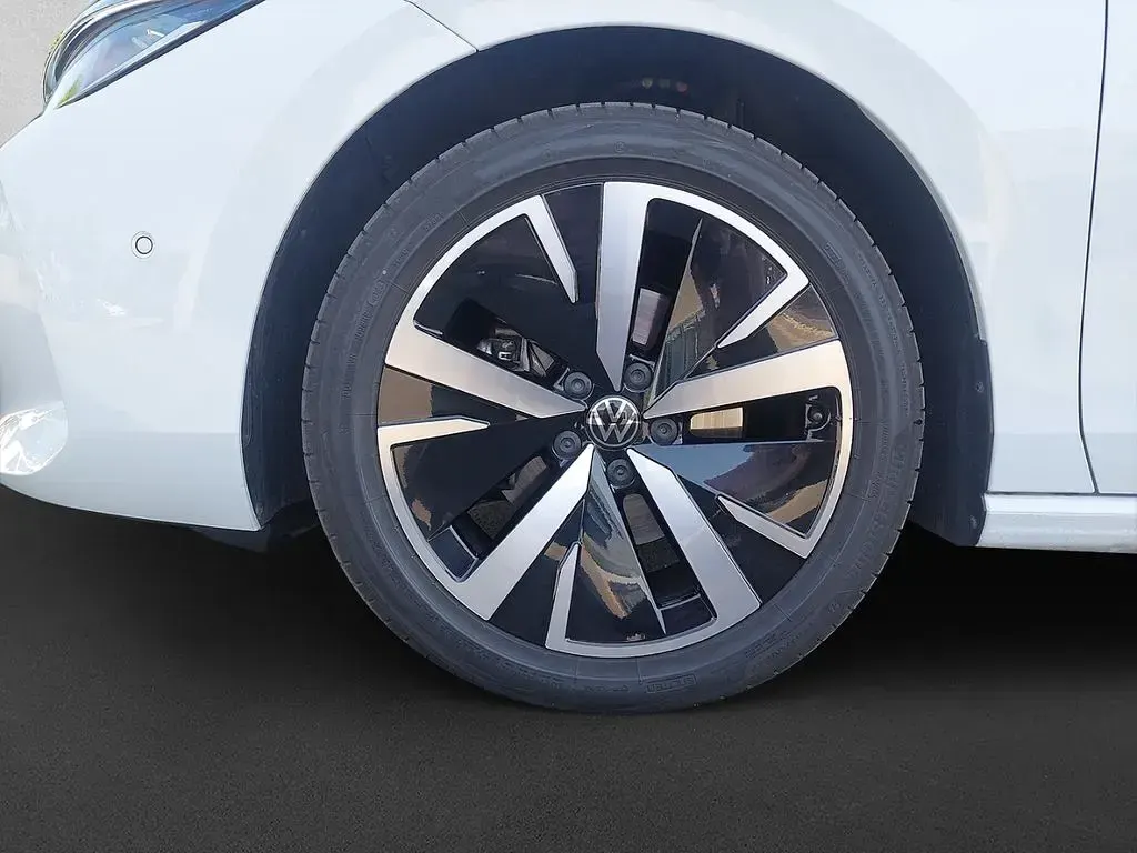 Gebraucht VW Passat Business 150 PS (110 kW) 2025 Weiß Kombi