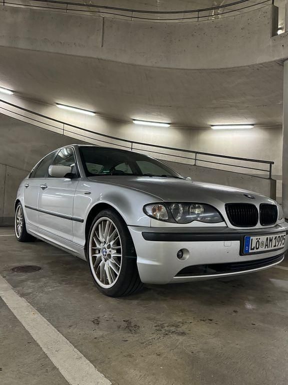 Silber Gebraucht 2001 BMW 320 Performance Limousine | 2.950 € (Guter Preis) - Bild 1/4