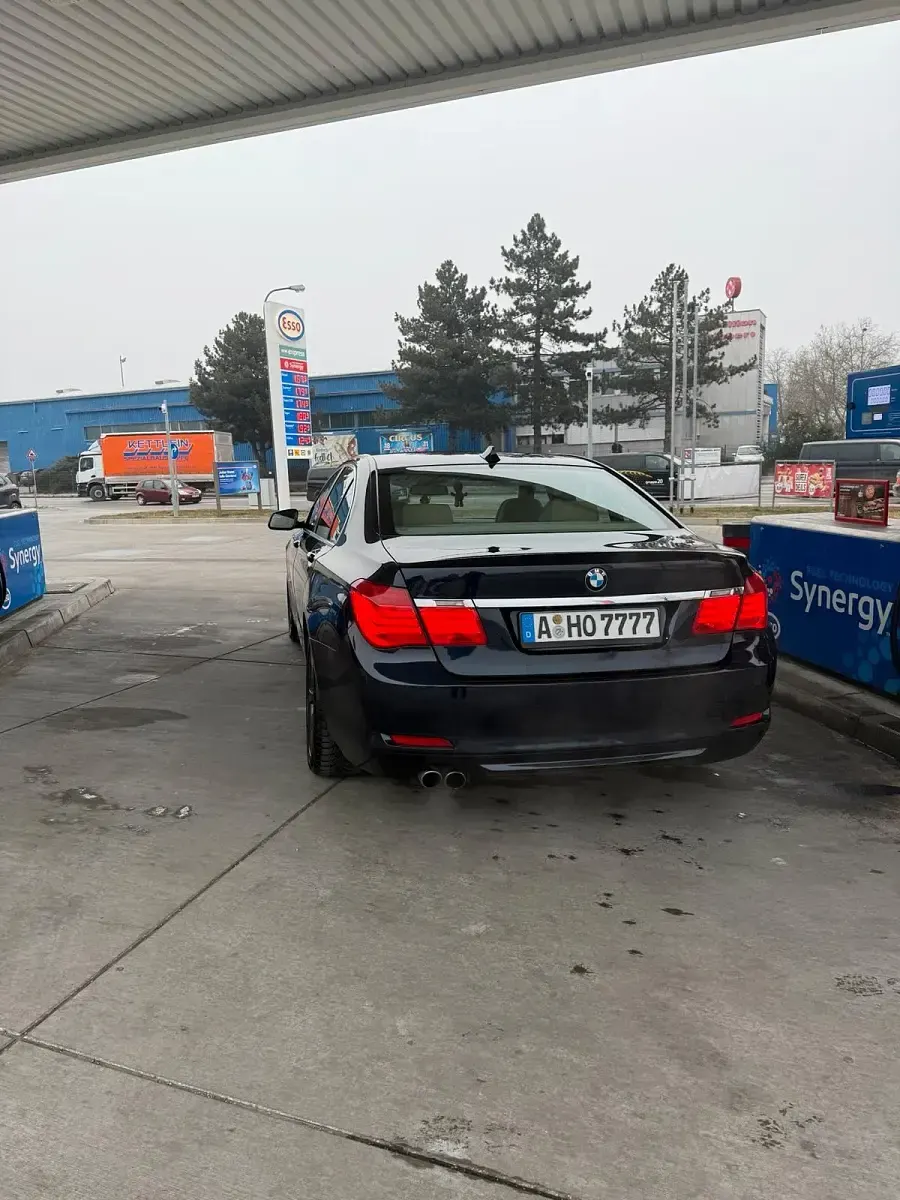 Gebraucht BMW 730 252 PS (185 kW) 2010 Blau Limousine