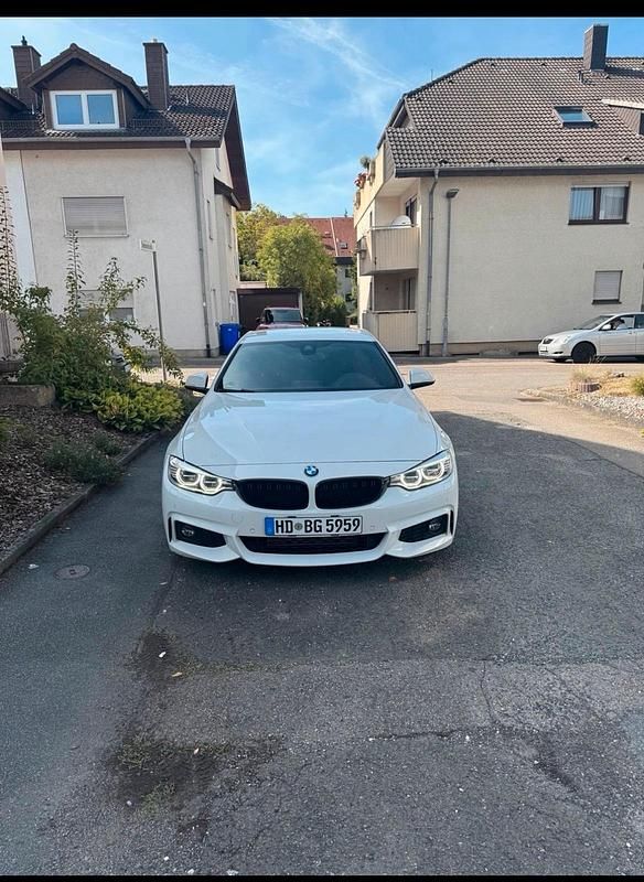 Weiß Gebraucht 2015 BMW 430 Gran Coupé M Sport Coupé | 23.900 € (Teuer) - Bild 1/4