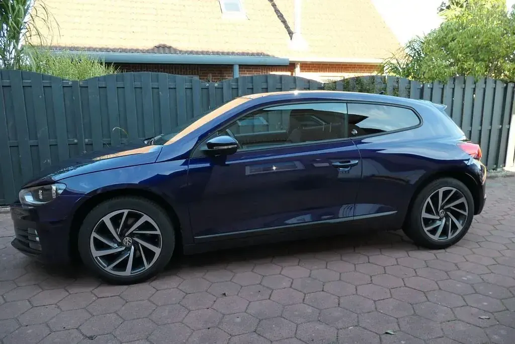 Gebraucht VW Scirocco Sound 179 PS (131 kW) 2017 Violett Coupé