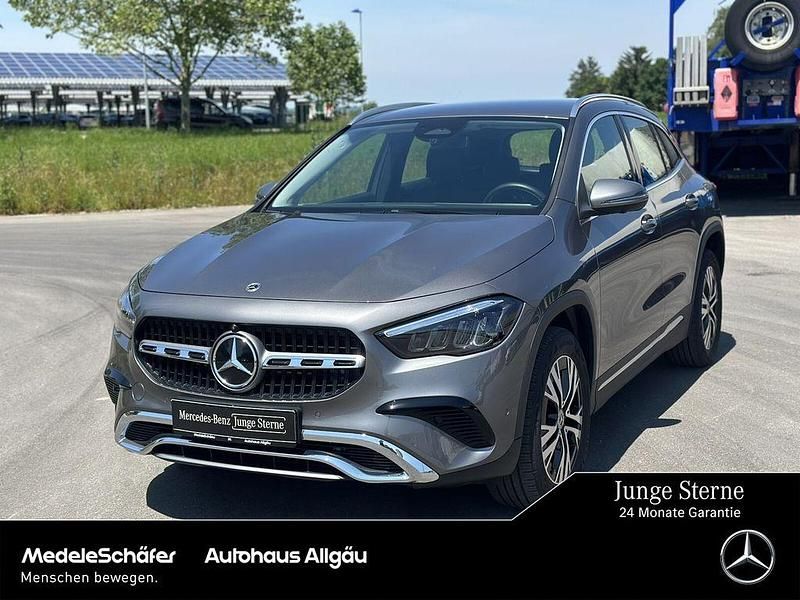 Lack mountaingrau Gebraucht 2024 Mercedes GLA220 Advanced SUV | 42.250 € (Fairer Preis) - Bild 1/4