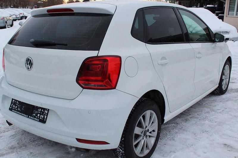 Gebraucht VW Polo Comfortline 90 PS (66 kW) 2015 Weiß Kleinwagen
