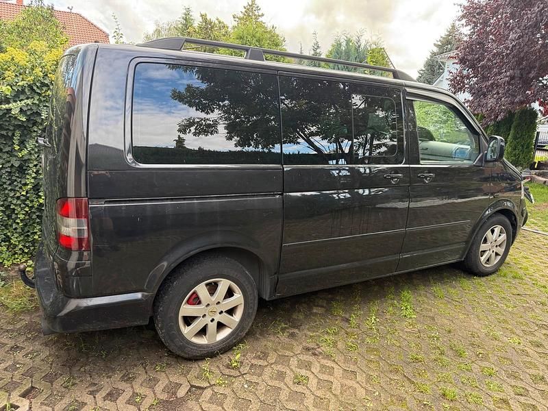 Schwarz Gebraucht 2004 VW T5 Van | 9.999 € (Guter Preis) - Bild 1/4