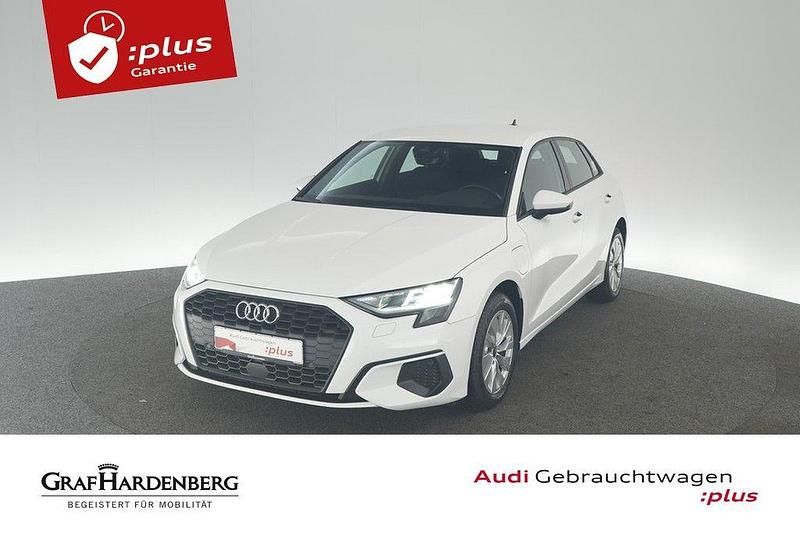 Ibisweiß Gebraucht 2022 Audi A3 Sportback e-tron Business Limousine | 23.530 € (Guter Preis) - Bild 1/4
