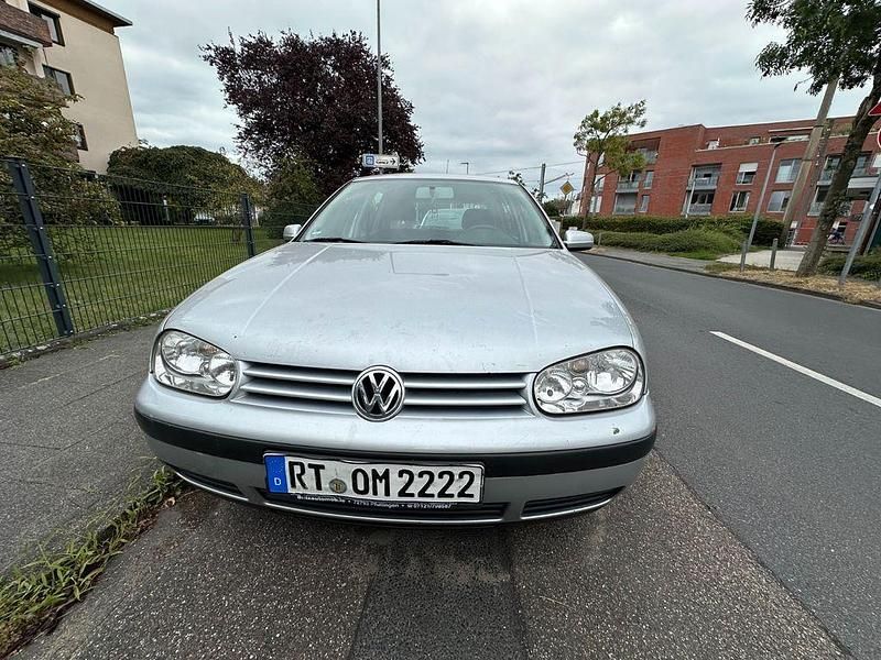 Silber Gebraucht 2002 VW Golf IV Basis Limousine | 530 € (Superpreis) - Bild 1/4
